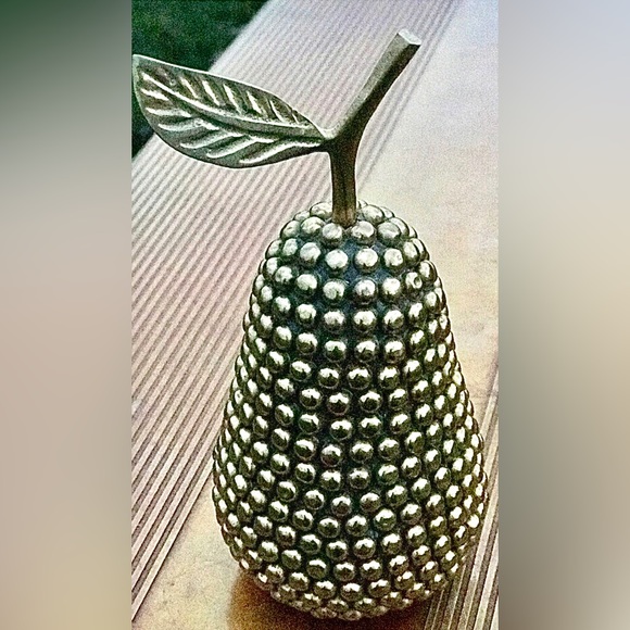 Vintage Mid Century Decorative Bronze Brass Hobnail Studded Metal Figural Pear - Picture 8 of 10